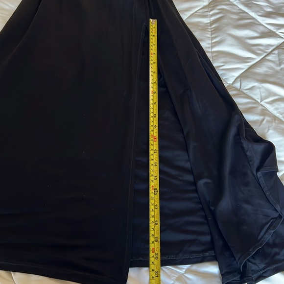 Vintage Black One-shoulder Low V-back Long Gown Stitched Rhinestone Brooch Siz 2 - Picture 11 of 13